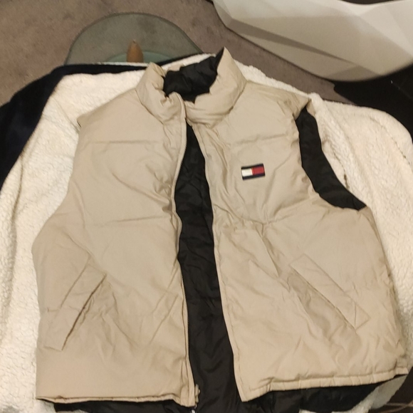 Tommy hilfiger reverseible down filled vest - Picture 2 of 2